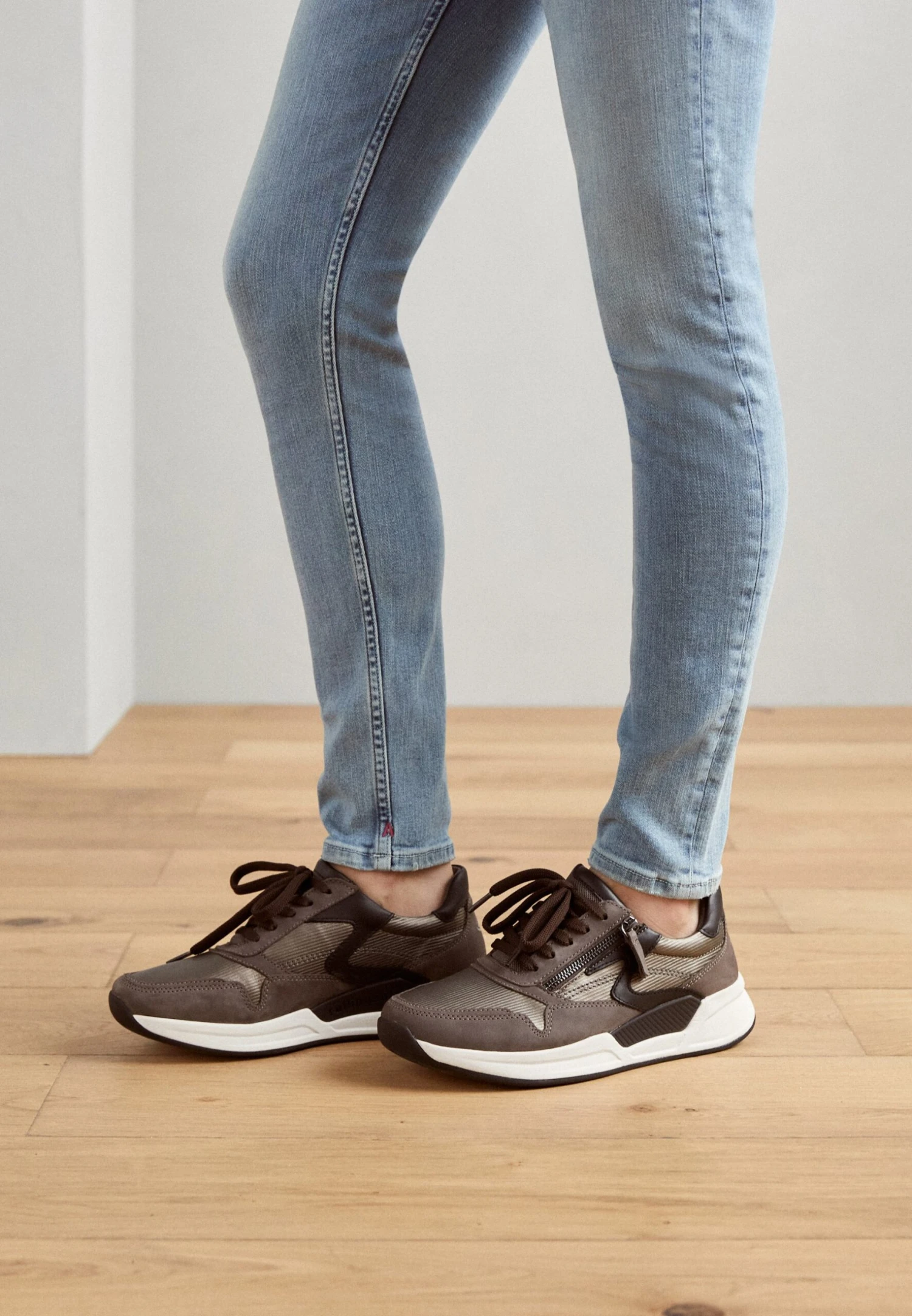 Gabor Comfort 36957Sneakers BasseCopper/Black Donna Sneakers GAJ11A0DJ-O11 4 Gabor Comfort 36957Sneakers BasseCopper/Black Donna Sneakers GAJ11A0DJ-O11 - immagine 4