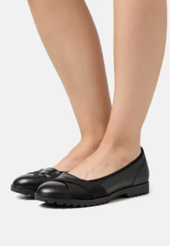 Gabor BallerineSchwarz Donna Ballerine GA111A4Y4-Q11 -Vendite Gabor 5089127f6f3b44ebb4ce566177b42afa scaled