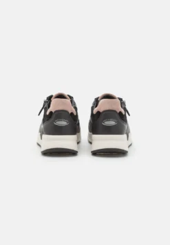 Gabor Comfort Sneakers Basse - Black/Dark Rose -Vendite Gabor 7ec5f6c0121246fd9fde2ed172c3cf64 scaled